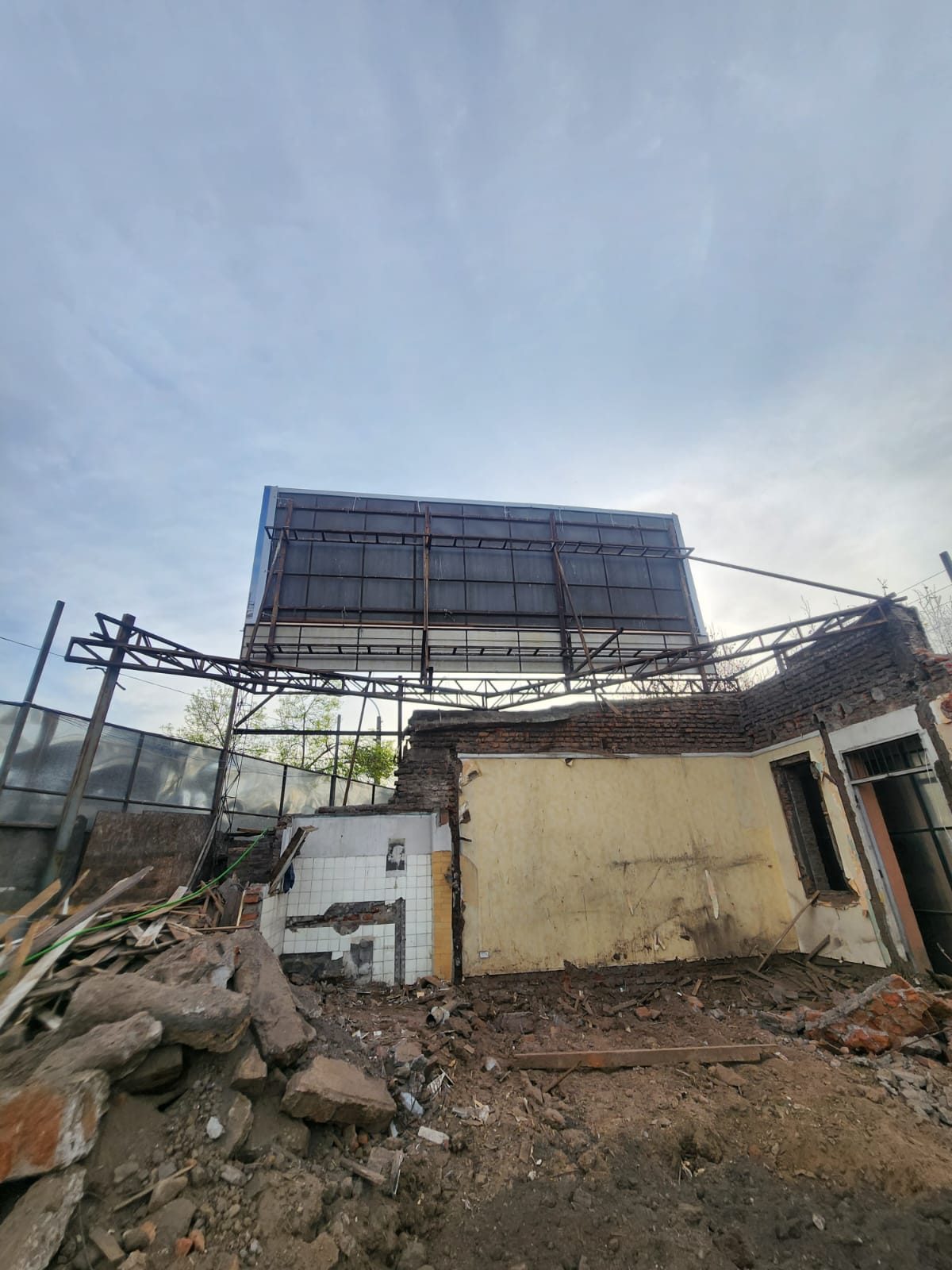 Demolición de 6 viviendas